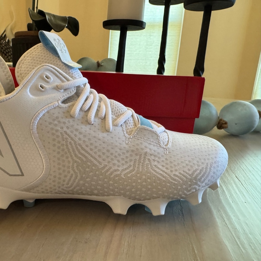 🔥New Balance FreezeLX v3 - NIB -Men’s 11 Lacrosse Cleats - White Grey FREEZE